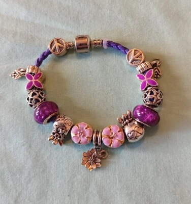 Pulsera europea con dije deslizable placa de plata esmalte púrpura y cuentas acrílicas 7" Foto 1 de 4