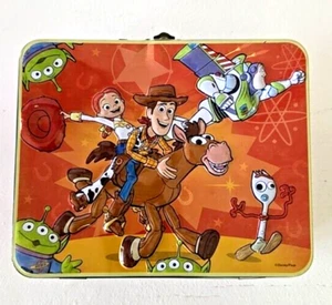 Fiambrera de metal 3D en relieve Woody & Jessie Toy Story de Disney Pixar por favor leer - Imagen 1 de 8