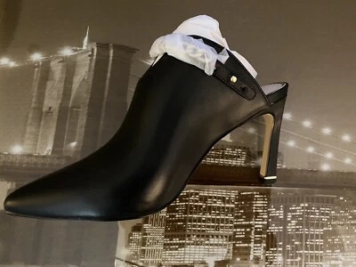 BOTINES DE CUERO CON DETALLE DE CADENA Con Clip de Pelo Bonus WHBM Foto 1 de 4