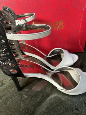 Tacones de aguja florales negros Carlos para mujer talla 7 blancos punta abierta, correas para el tobillo Foto 1 de 4