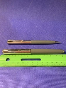 Parker 51 Mark I Pen/Pencil Set - Gray - SS Caps/Trim - AE Filler - 14kt Nib - Picture 1 of 3