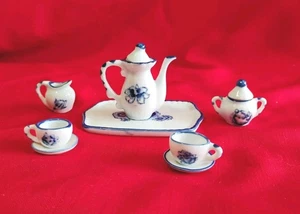 Juego de 9 piezas de té de cerámica azul y blanco pintado a mano miniatura china vintage - Nuevo en caja - Imagen 1 de 12