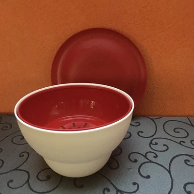 Tupperware NEU, Allegra Servierschale  1 l  mit Siebeinsatz und Deckel, rot weiß - Bild 1 von 4