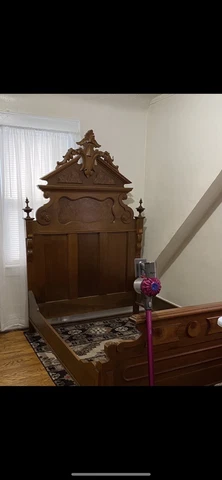 Victorian Renaissance Revival Bedroom Set. GREAT CONDITION! Cover