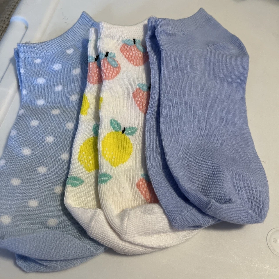 Juego de tres calcetines decorativos para mujer talla 4-10 totalmente nuevos Foto 1 de 1