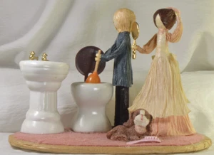 #1666 Crepe Paper - Handmade Dolls - Couple in Bathroom - Picture 1 of 5