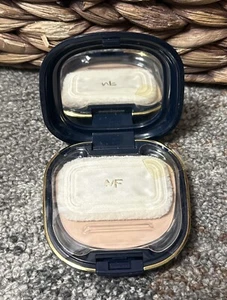 MAX FACTOR COLOUR AND LIGHT PRESSED POWDER COMPACT~IVORY 301 - Picture 1 of 3