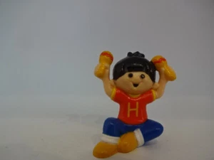 Musik Deko Spiel & Sammelfigur / Junge mit Rasseln - Bild 1 von 1