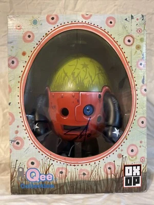 Caja firmada por Jeff Soto Qee Terrarium Keeper 8" Foto 1 de 4