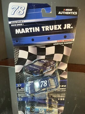 Martin Truex #78 Seguro de propietarios de automóviles Wave 1 2018 Toyota Camry 1:64 Lionel Foto 1 de 2