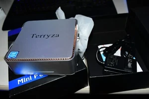 Terryza AK3V Intel N3350 Celeron Mini PC 4GB 64GB SSD 4K HDMI WIFI open box W5A2 - Picture 1 of 10