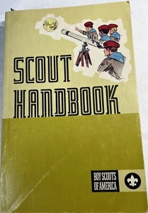 BSA Scout Handbook 8a Edizione 1a Stampa 1972 Paperback BS-736 - Foto 1 di 10
