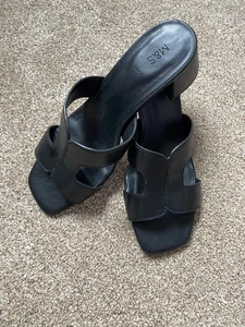 M&S Black Slip On Sandles With Small Block Heel UK Size 5 Wide Fit - Picture 1 of 4