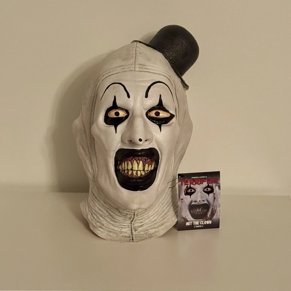 Tinsley Transfer’s Terrifier 3 Mask Tags Intact Never Worn - Image 1 of 4