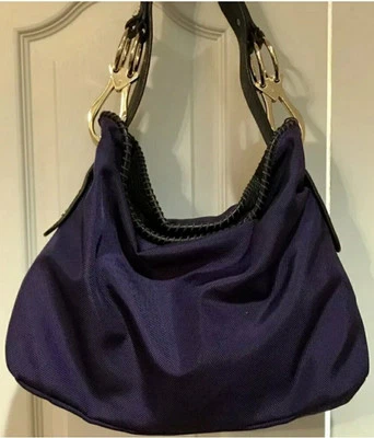 JPK Paris 75 Dk. Bolso de hombro hobo de nailon púrpura con herrajes dorados usado en excelente estado Foto 1 de 4