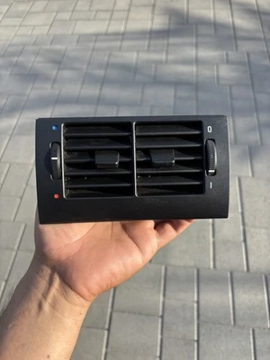 BMW E39 525i 528i 530i 540i M5 1999-2003 ventilaciones de aire traseras calefacción aire acondicionado consola central Foto 1 de 4