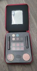 BN SOAP AND GLORY GIRL O GLORY MAKEUP PALETTE - Picture 1 of 10