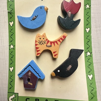 Vtg Crafty Buttons Set of 5 Wood Cat Birds Flower Multicolor Original Card - Image 1 of 4