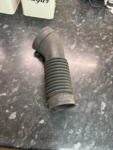 VAUXHALL CORSA D 10-14 1.2 A12XER AIRBOX LOWER INTAKE PIPE HOSE 55557183 TYT22 - Picture 1 of 4