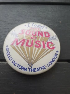 Apollo Victoria Theatre Vintage Badge - Picture 1 of 3