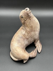 20. Jahrhundert Steinzeug Pelz Robbe Skulptur Signiert Top Zustand - Bild 1 von 9