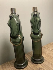 2 AVON GREEN GLASS BOTTLE HORSEHEAD KNIGHT WILD COUNTRY AFTER SHAVE - Perfume - Picture 1 of 4