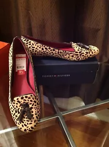 Nuevos planos de leopardo para mujer Tommy Hilfiger - Imagen 1 de 7