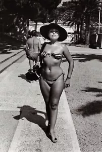 1979 Vintage HELMUT NEWTON Monte Carlo Sunbathing Woman Fashion Photo On 11X14 - Picture 1 of 1