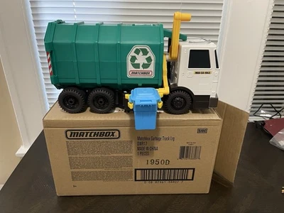 Matchbox Cars, Large-Scale, 15-in Toy Recycling Truck w/ Garbage Bin, Lights Up - Image 1 of 4