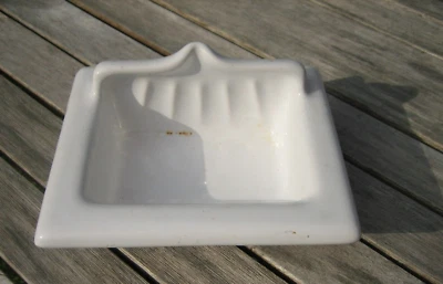 Ancien porte savon murale en faience blanche Vintage - Photo 1/4