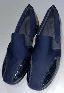 Clarks Women’s Navy  Gael Beam Slip On Flats Shoes 8.5W Style 0614 - Picture 1 of 9