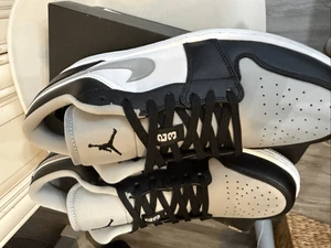 Nike Para Hombre Air Jordan 1 Zapatillas bajas con cordones Gris Claro Humo Talla 8.5 Nuevas sin Etiquetas - Imagen 1 de 15