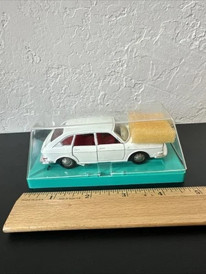 VW 411 1/43 Marklin 1825 blanco vintage excelente sin precio base Foto 1 de 4