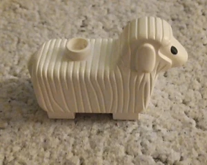 Lego Duplo Figure Sheep Vintage with Black Eyes Farm Animal - Picture 1 of 4