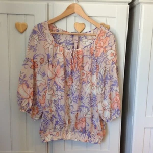 Lovely Ladies WALLIS FLORAL Top size 14-16 - Picture 1 of 13