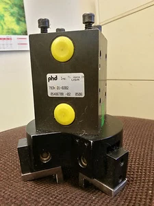PHD 7934 01-0202 3-finger Pneumatic Gripper - Bild 1 von 6