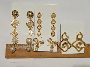 5 KOSTÜM OHRRINGE PAAR KONVOLUT GOLDFARBEN 240 $ ETIKETT - Bild 1 von 12