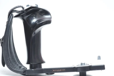 Hasselblad Flash Bracket 45071 Hand Grip - Image 1 of 4