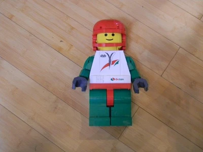 NEW LEGO 40819 Up-Scaled Octan Racing Driver Minifigure - Image 1 of 2