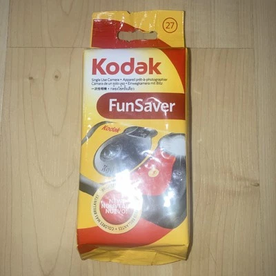 Kodak Fun Saver 35mm Single Use Film Camera 27 exposure EXPIRED 08-2010 New - Image 1 of 2