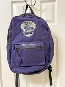 Mochila Disney Store Cast Member, 30 aniversario, ligeramente usada, usada en excelente estado - Imagen 1 de 5