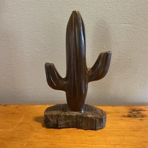 Figura de cactus tallada a mano marrón de madera 7" decoración suroeste - Imagen 1 de 11