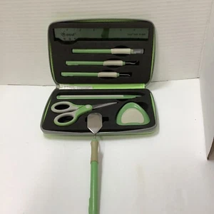 Cricut Provo Craft 8 Piece Tool Kit Green Storage Carrying Case Set Missing 1 Pc - Picture 1 of 5