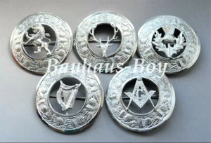 KILT FLY PLAID BROOCH LGE CENTRAL CREST SCROLLING THISTLE BORDER CHROME MENSWEAR - Picture 1 of 26