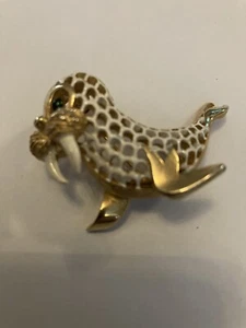 Vintage Estate Jewelry Walrus Brooch Enamel Animal - Picture 1 of 6