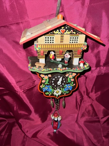 TRENKLE stule KUZKULINO BLACK FOREST CLOCK SWISS HOUSE? Cover