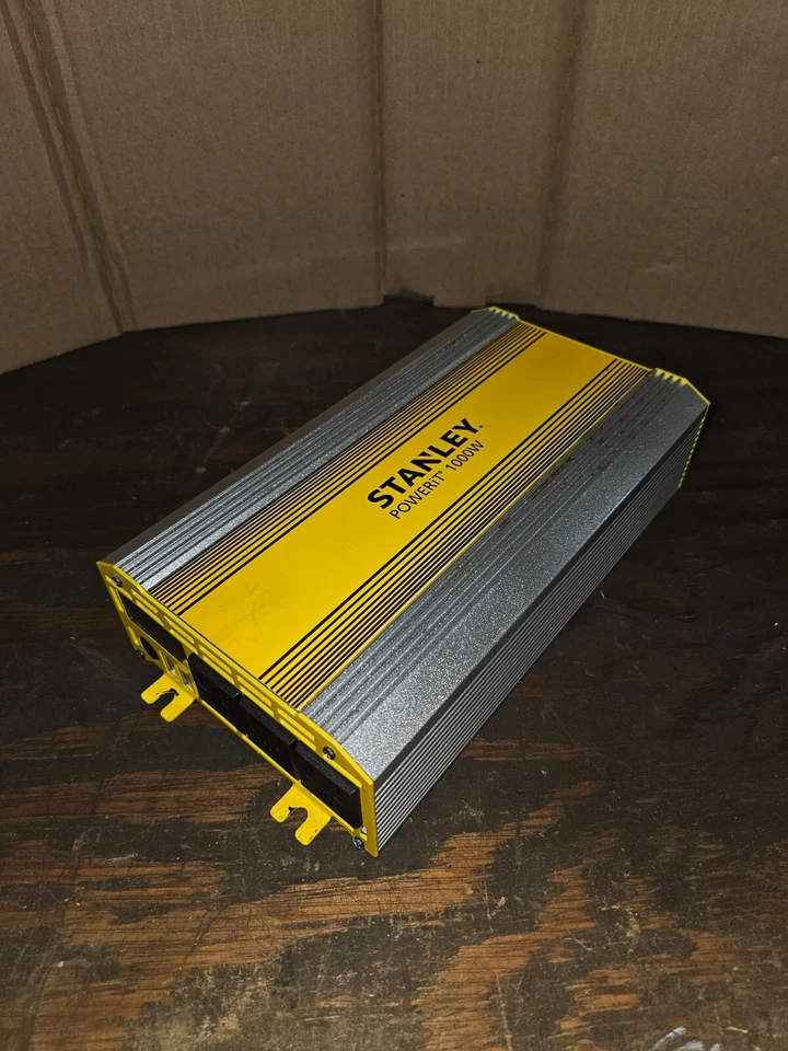STANLEY PI1000S Power Inverter 1000W - Image 1 of 4