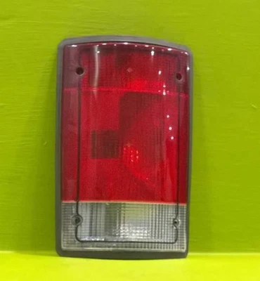 05-14 E350SD E150 E250 DRIVER LEFT TAILLIGHT LAMP OEM 3596-26 - Image 1 of 3
