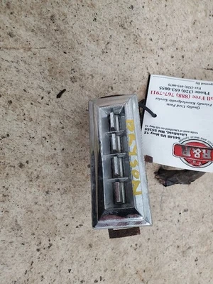 Interruptor de puerta delantera Caprice 1982 302926 Foto 1 de 3