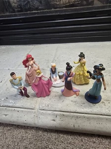 Menge 7 Disney Prinzessin Cinderella Mulan Belle Spielfiguren - Bild 1 von 9